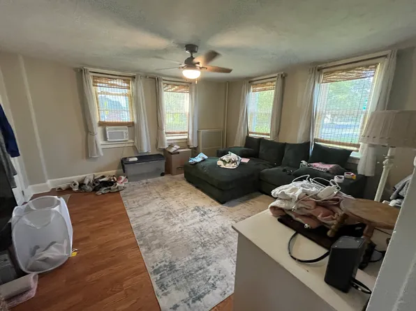 18 E Silver St APT 1, Westfield, MA 01085