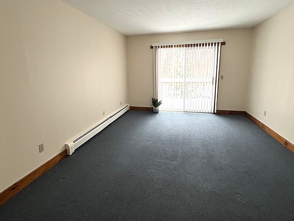 3rd image of 163 Woodland Dr APT 1