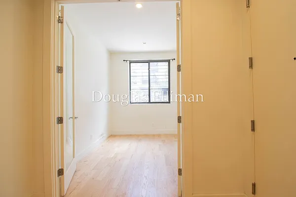 Rented by Douglas Elliman | media 14
