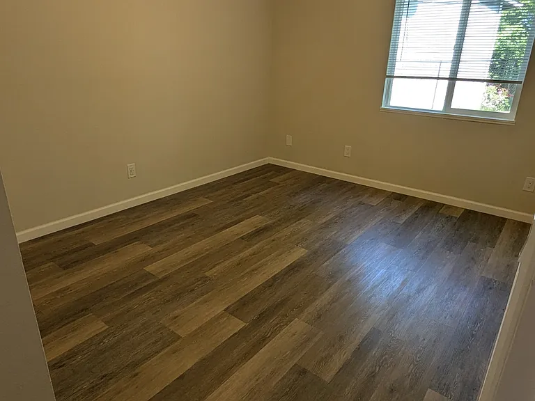 12130-12150 SW Gingham Ln — Photo 5