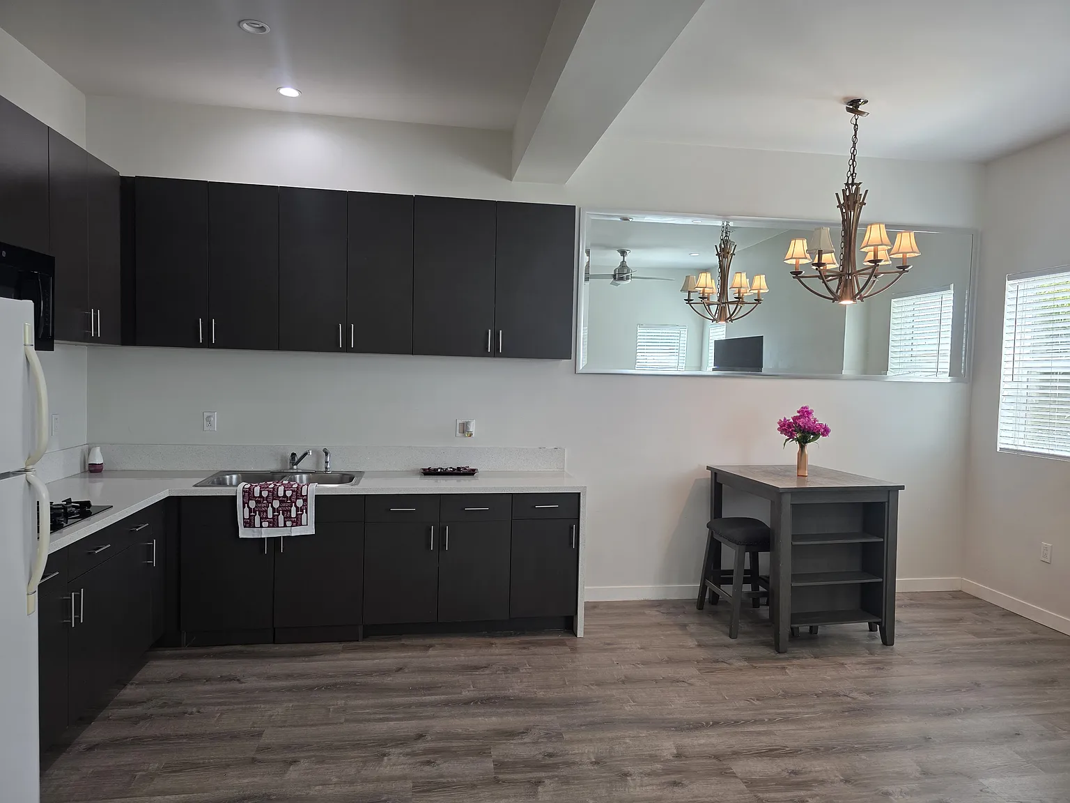1 bed, 800 sqft, $1,650 — Photo 3