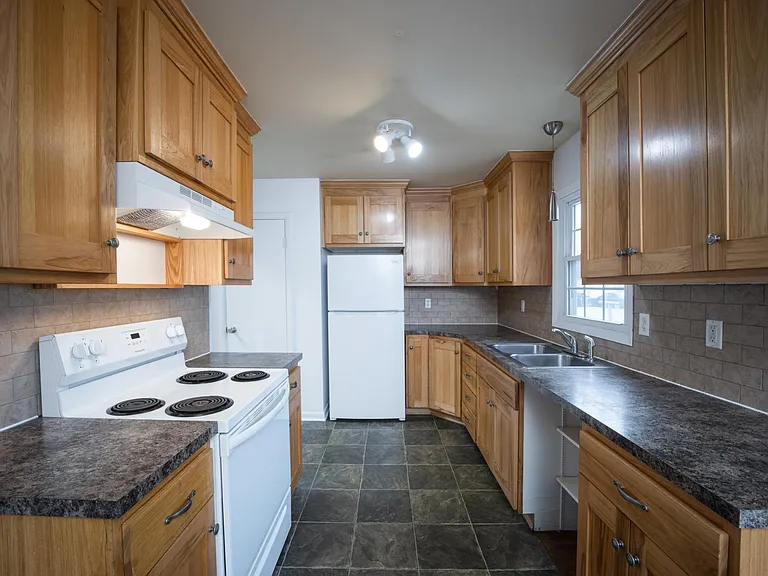 122 E Cleveland Ave — Photo 8
