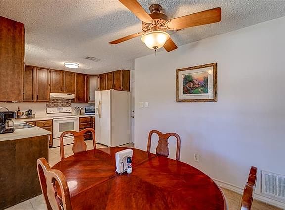 4th image of 3108 American Dr