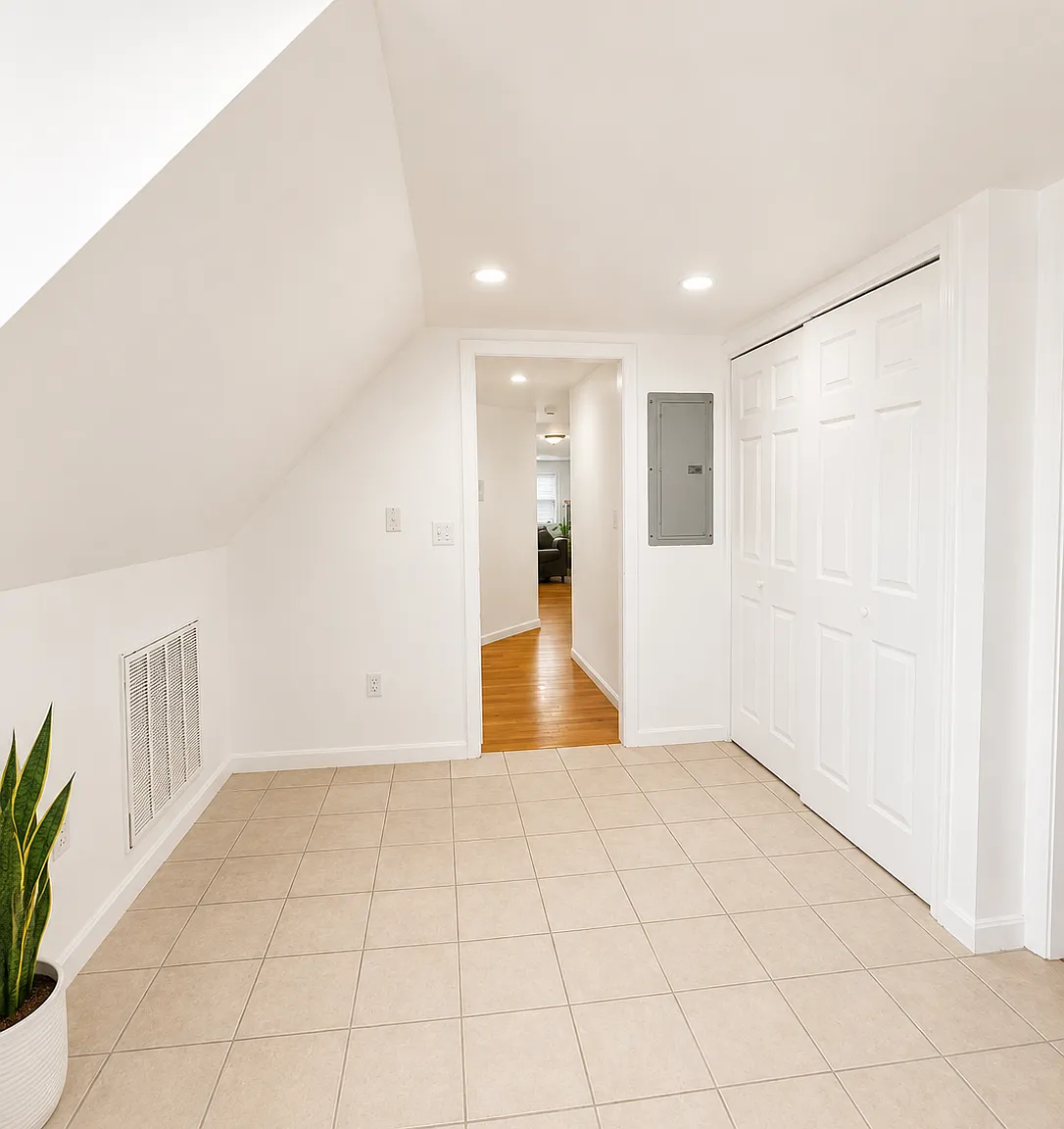 2 bed, 9999 sqft, $2,500 — Photo 4