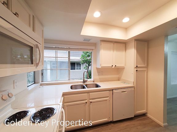 5th image of 2982 Lexington Cir