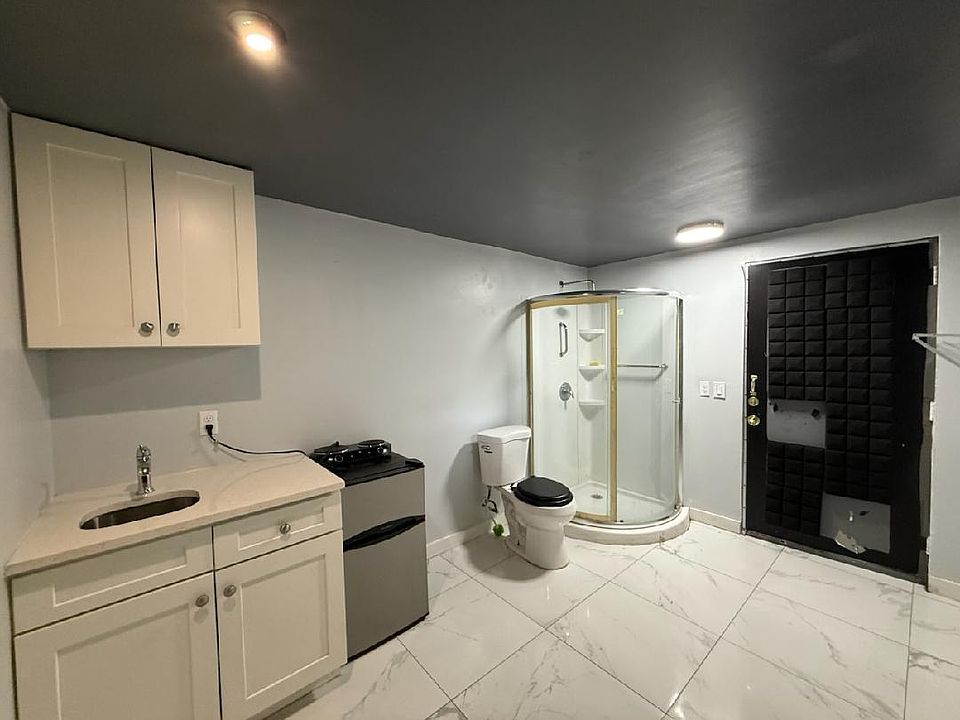 2nd image of 134 W 23rd St #4