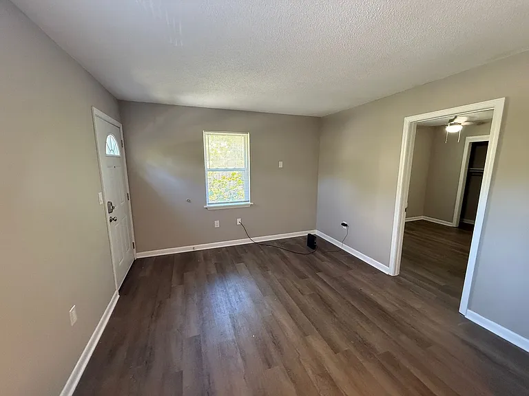 213 N Ann St #8 — Photo 6