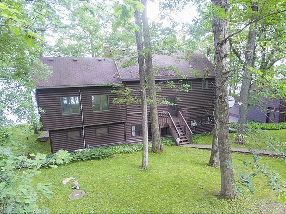 3rd image of 1711 S Deer Lake Cir