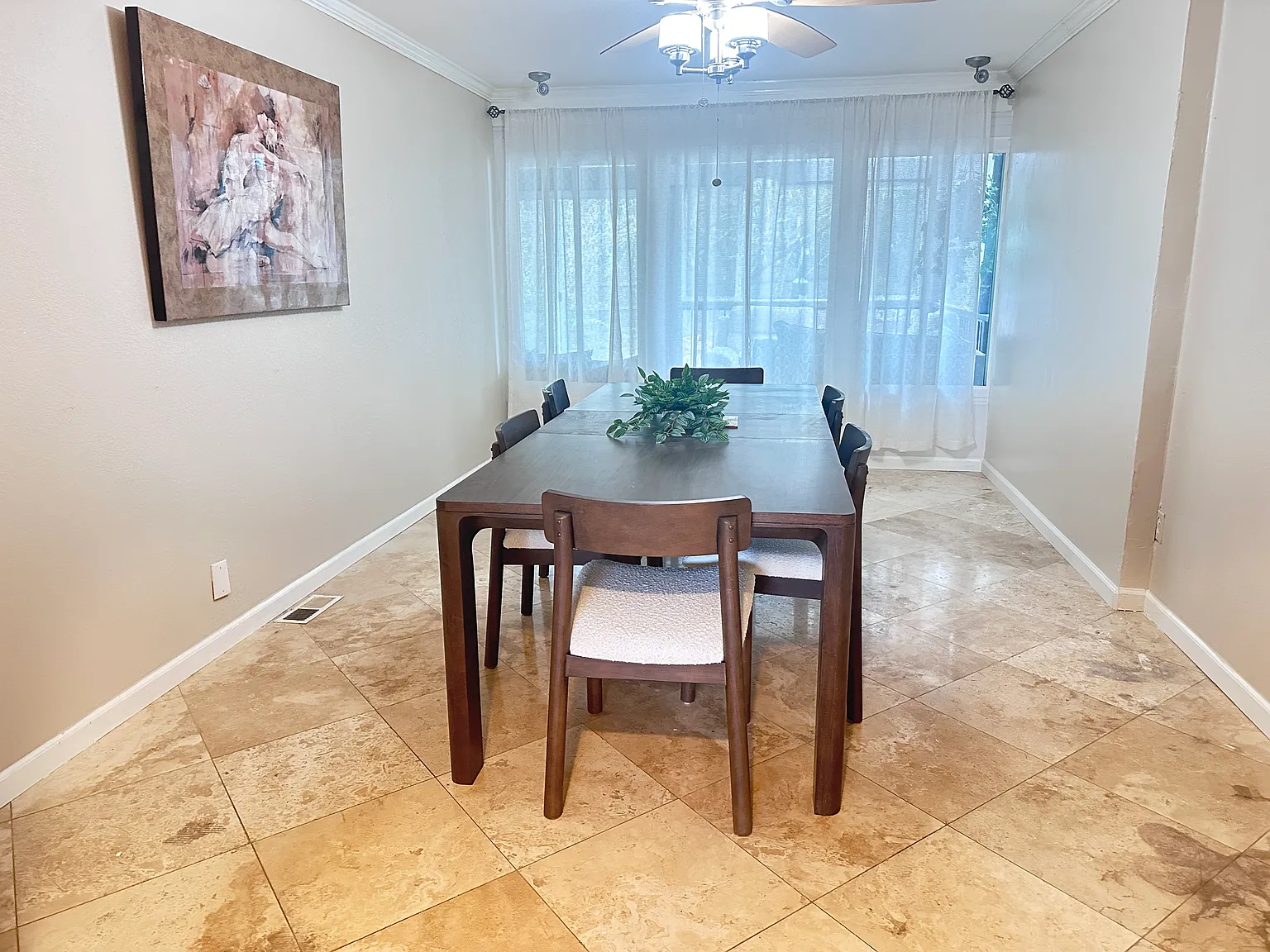 3 bed, 2047 sqft, $3,000 — Photo 4