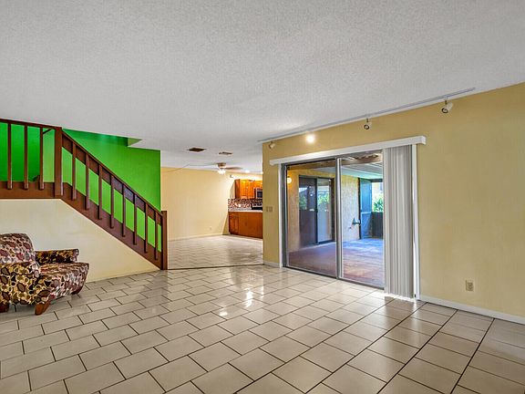 4th image of 4201 Turnberry Cir APT 702