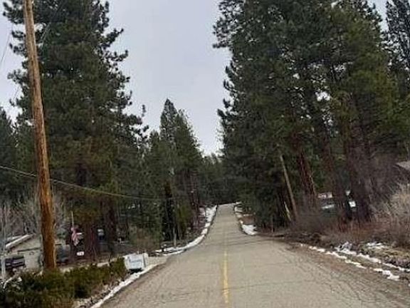 Exterior Neighborhood (street photo)