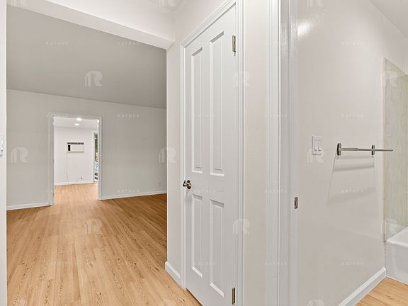 5th image of 4181 Sunswept Dr Floor 1