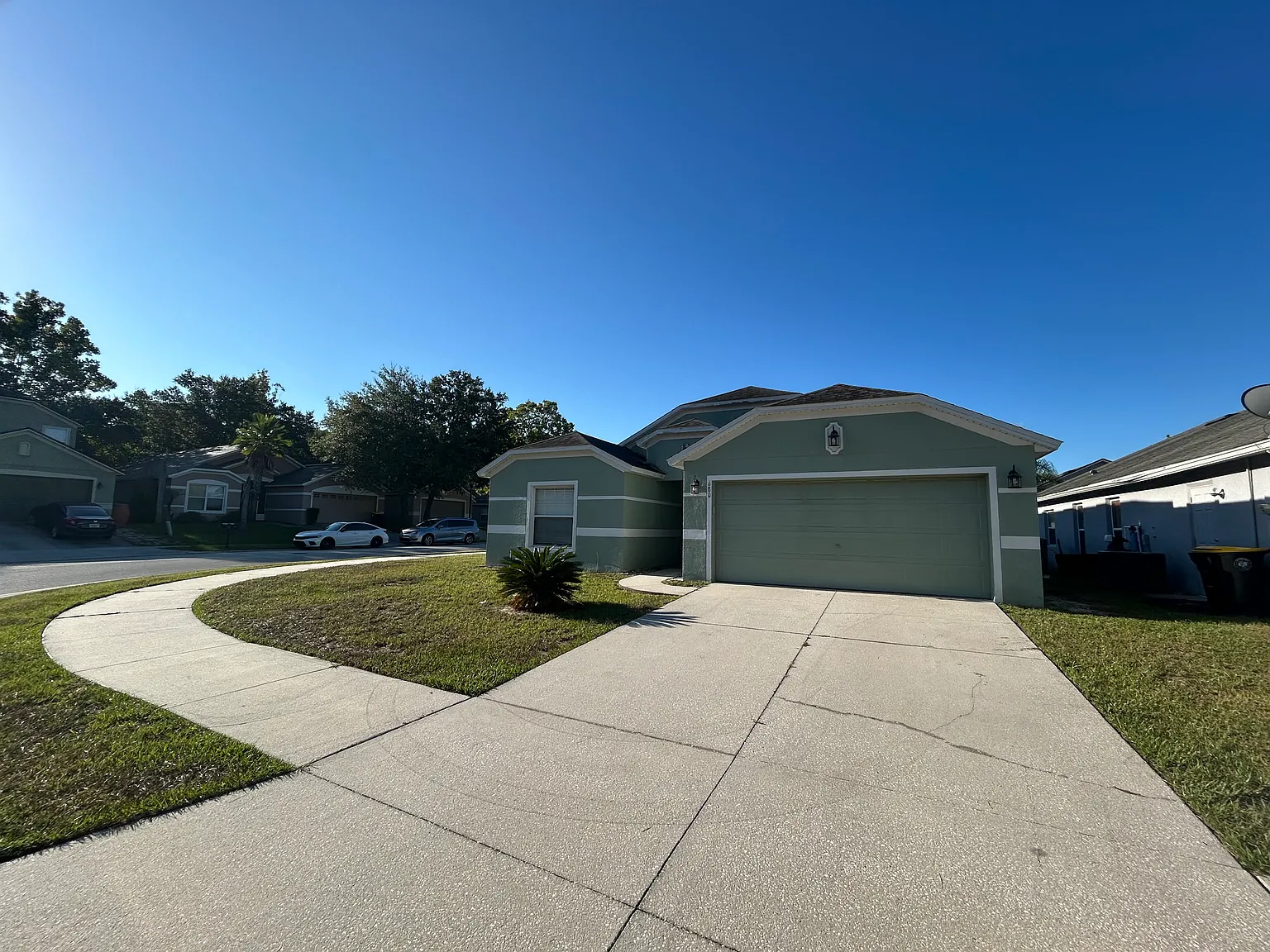 3 bed, 1750 sqft, $2,400 — Photo 1
