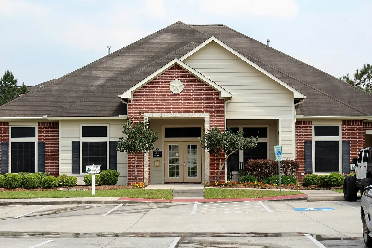 Building Photo - Montgomery Pines