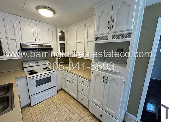 5th image of 400 13th Ave NW