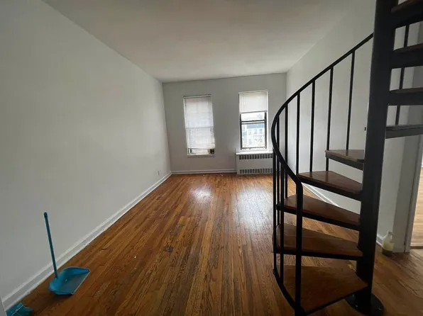 520 East 12th Street image 1 of 5