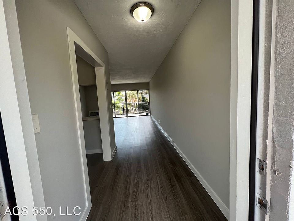 1st image of 550 NE 20th St #9192169