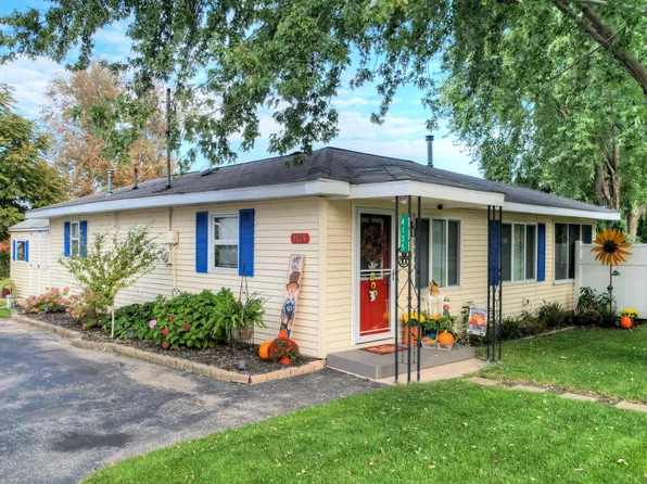 4135 W Joy Rd, Shelbyville, MI 49344