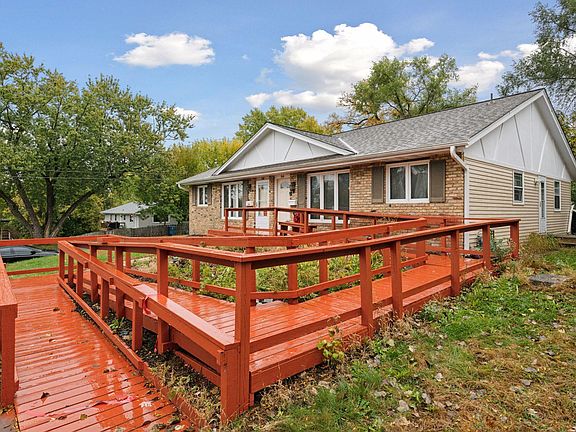 3rd image of 514-516 Sunnyside Ln