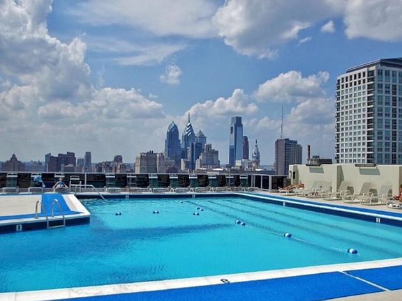 4th image of 604 S Washington Sq APT 213