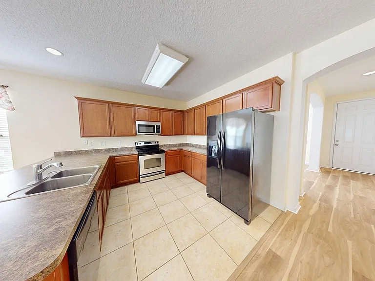 15707 Lexington Park Blvd — Photo 12