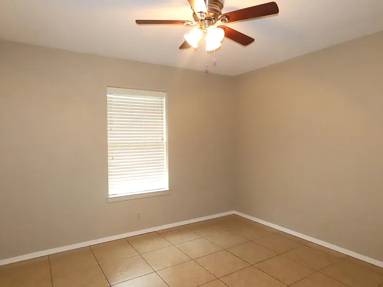 805 Corey Dr — Photo 14