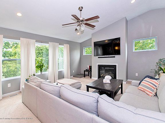 2nd image of 15875 Turnberry St