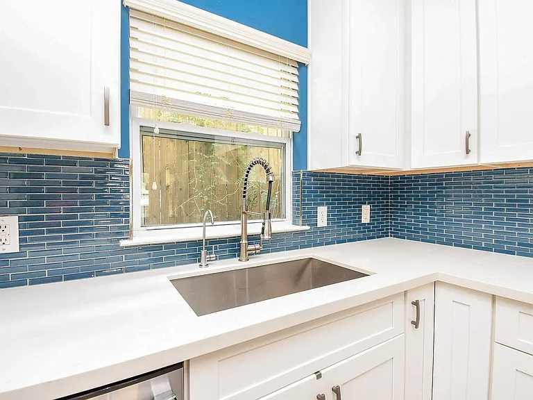 2202 Naomi St #3 — Photo 7