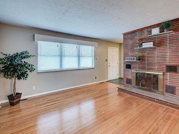 5th image of 4716 Mildred Dr