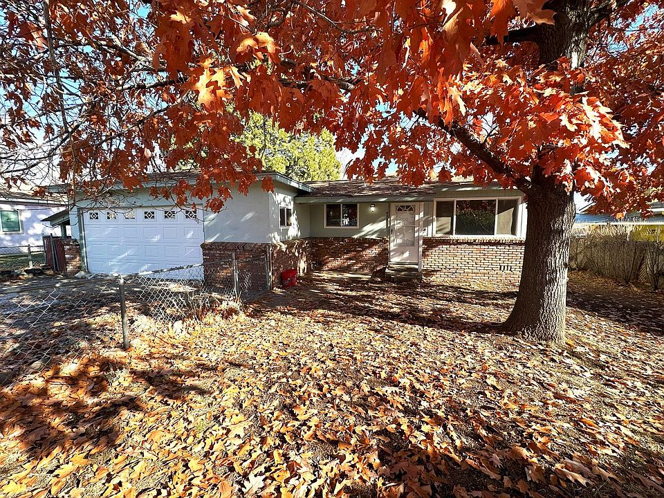 1st image of 825 Washo Ln