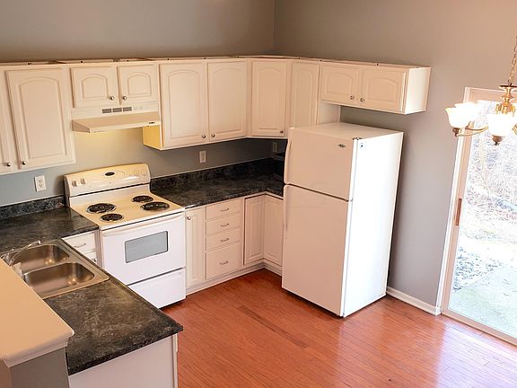 4th image of 1271 Grove Dr #2605