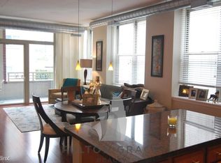 1001 W Madison St APT 313, Chicago, IL 60607