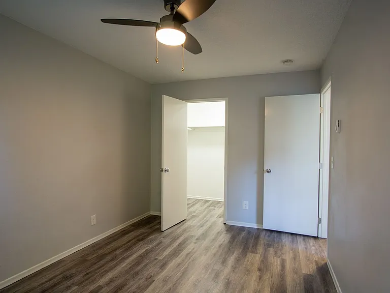 Off SE Belmont: Mid-Century 2Bdr w/Patio & Parking! — Photo 11