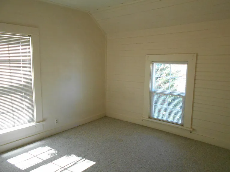 2706 Humboldt St — Photo 8