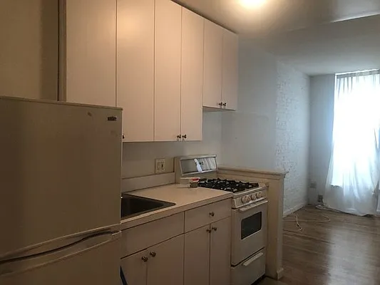 Rented by Tompkins Square Realty | media 28
