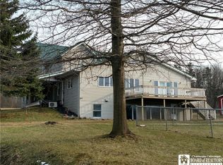 8655 Bear Lake Rd, Fredonia, NY 14063