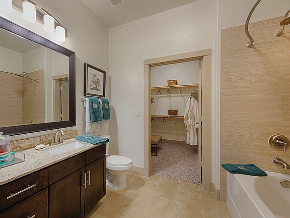 5th image of 1515 Main St APT 532