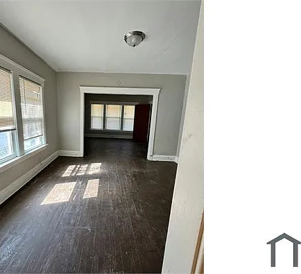 1057 E 146th St #1 — Photo 2