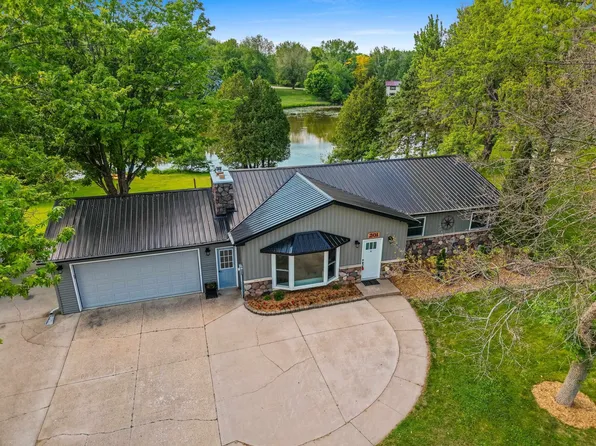 201 Lakeside Dr, Clintonville, WI 54929