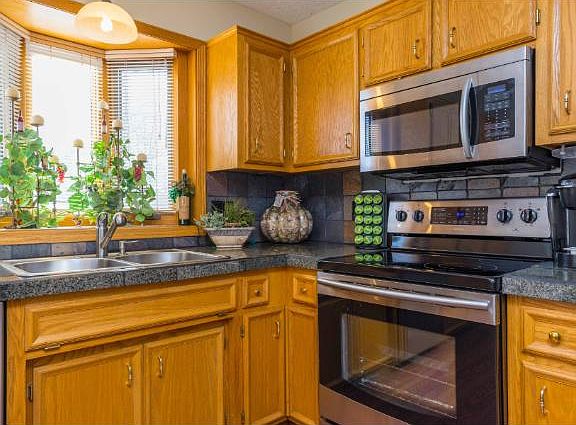 3rd image of 14134 Essex Ln
