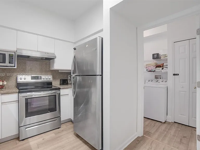 3145 NE 184th St #5102 — Photo 17