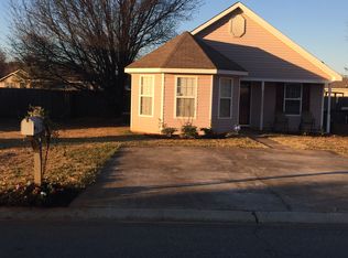 214 Strawbridge Ln, Bonaire, GA