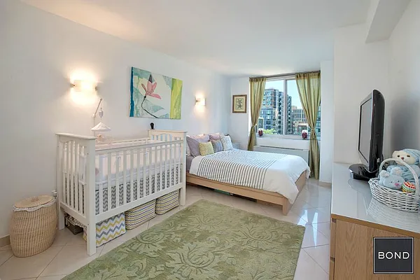 Sold by Bond New York | media 31