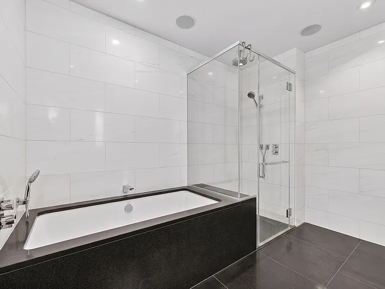 50 Riverside Blvd #8J — Photo 9