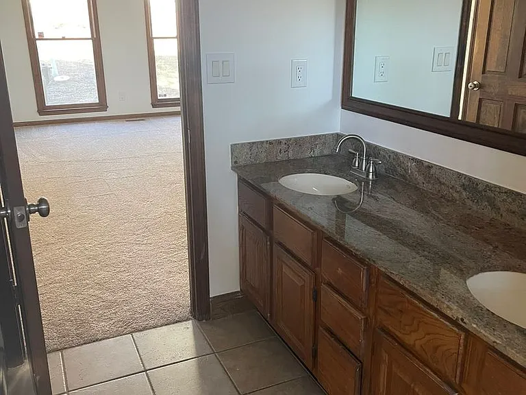 609 Georgetown Cir — Photo 23