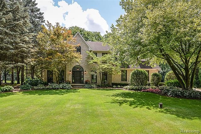 1825 Union Lake Rd Commerce Township Mi 48382 Realtor Com