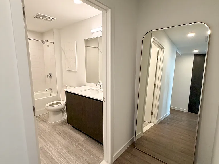 275 NE 18th St #3 — Photo 9