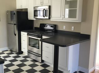 403 N 40th St, Omaha, NE 68131