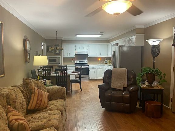 5th image of 130 Terrace Dr