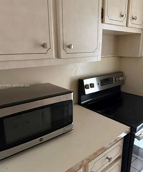 2430 NE 135th St #102 — Photo 6